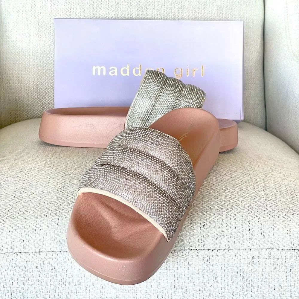 NWT Box Madden Girl 10 Gold Ettie Chunky Multi Bling Rhinestone effect Sandals